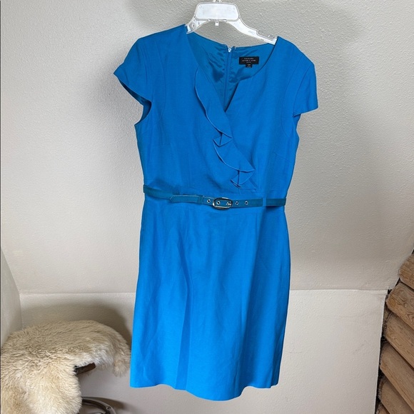 Tahari Dresses & Skirts - TAHARI ARTHUR S.LEVINE Petite Turquoise Sheath with cap sleeves. Size 12P